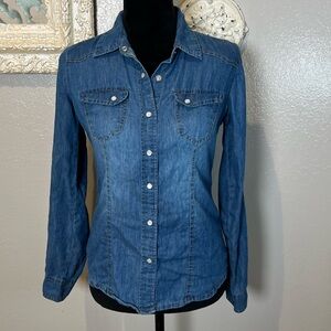 New Look Women's Denim Button-Down Shirt in Blue